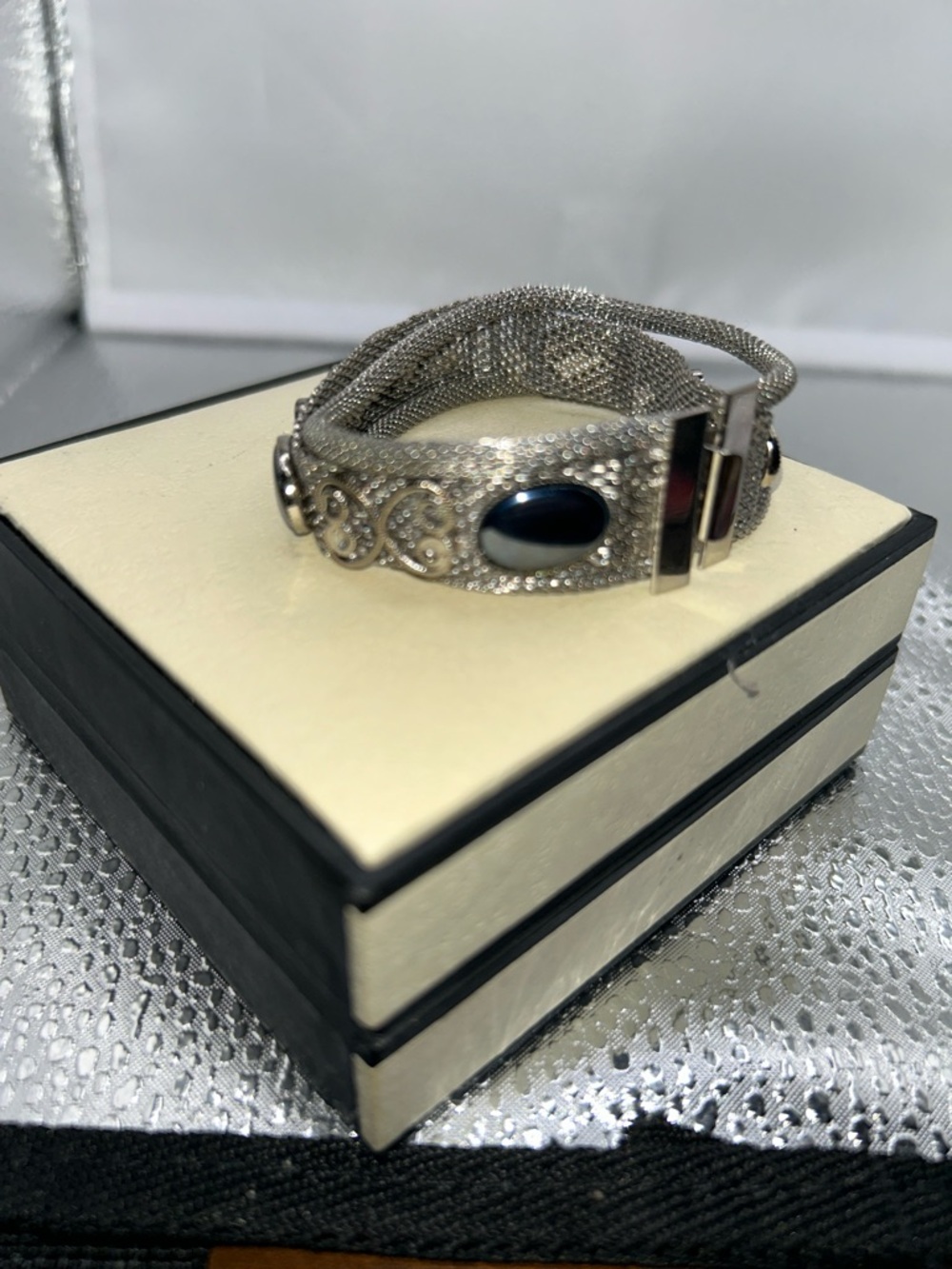 Vintage Celebrity NY bracelet silver tone black cabochon mesh boho retro